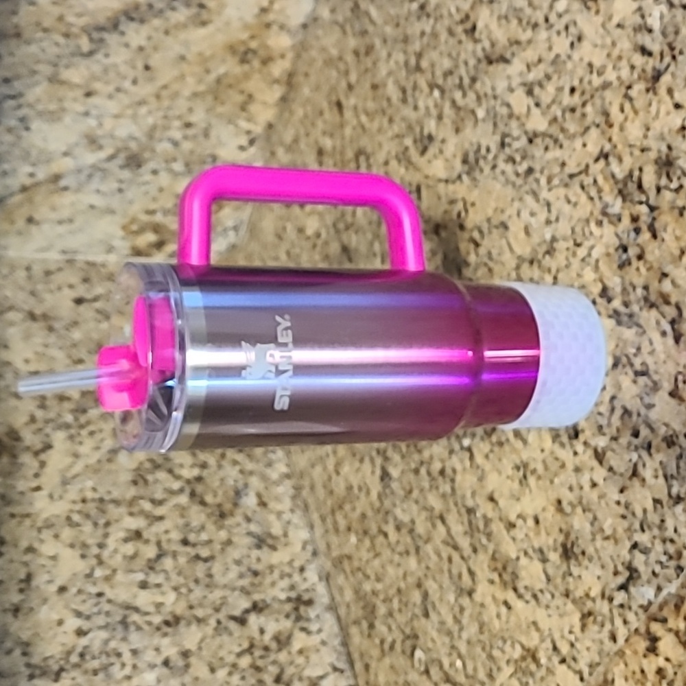 30oz Stanley EUC Magenta